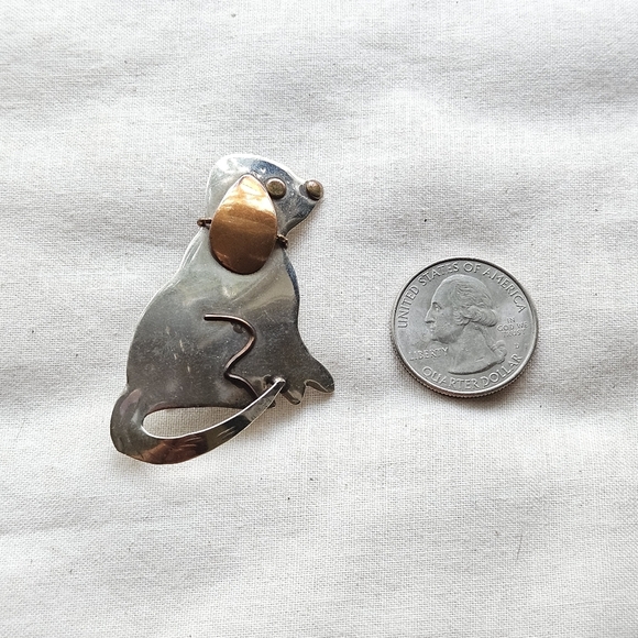 Dog Brooch Silver Tone w/Copper. - Picture 5 of 5